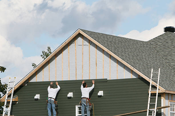 Professional Vinyl Siding technician working in Hurdle Mills, NC